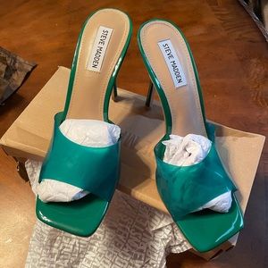 Steve Madden Signal Sandal